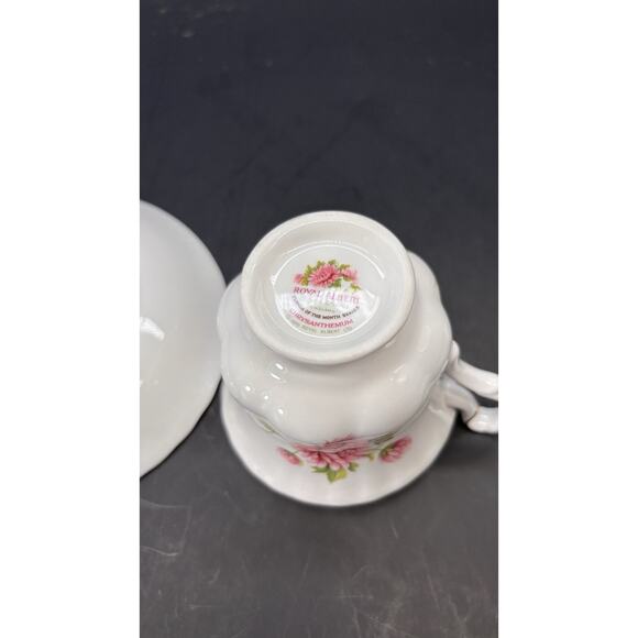 Royal Albert "November" chrysanthemum flower of the month Teacup Cup Saucer Engl - Picture 8 of 15